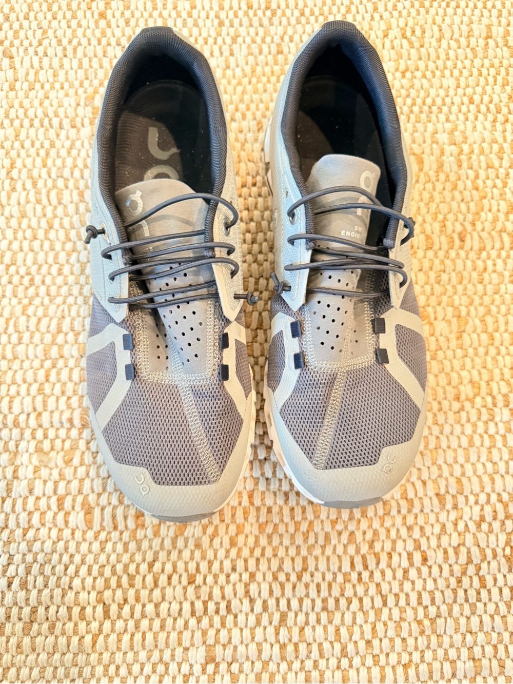 On Running Men's Athletic Trainers in Light Gray and Dark Gray